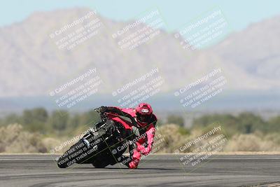 media/Jan-15-2026-Racers Edge (Thu) [[dfebeb70ab]]/2-A Group/Session 3 (Turn 16)/